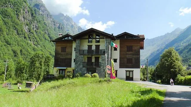 Casa Corti Ostello Ristorante Valbondione 0*,  Italia