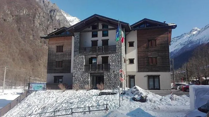 Casa Corti Ostello Ristorante Valbondione Italia