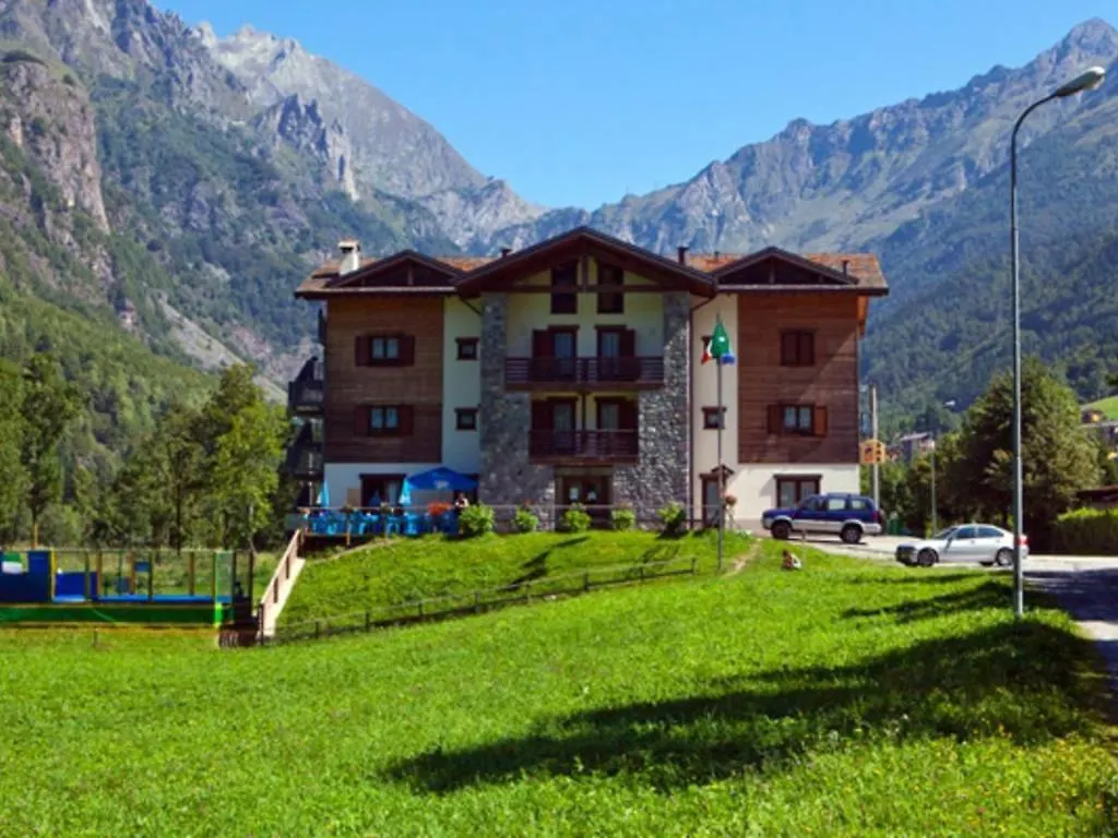 Casa Corti Ostello Ristorante Valbondione